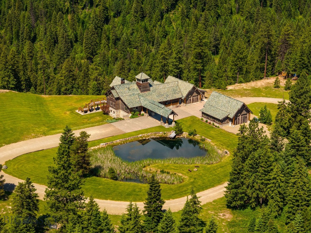135 Squire Lane South