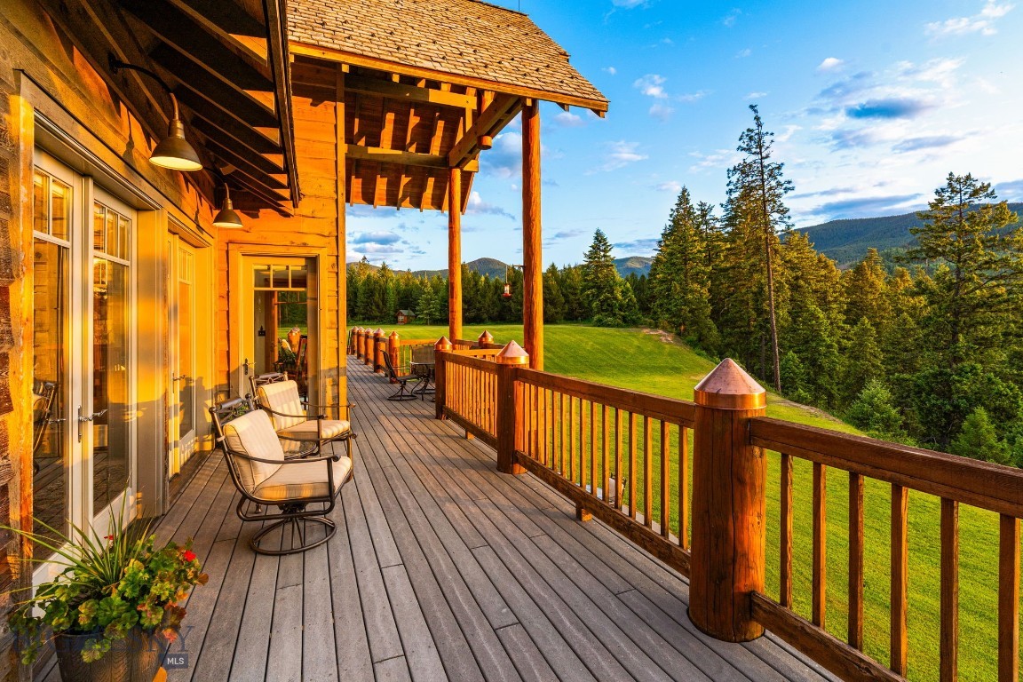 135 Squire Lane South