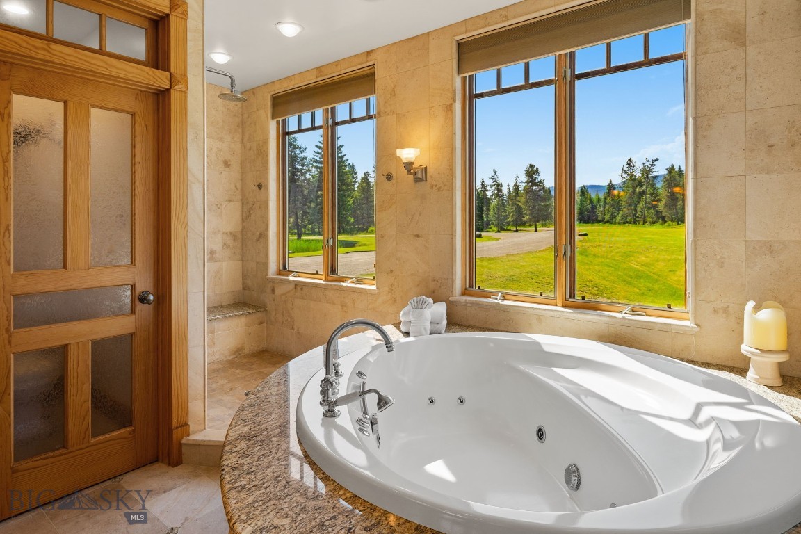 135 Squire Lane South