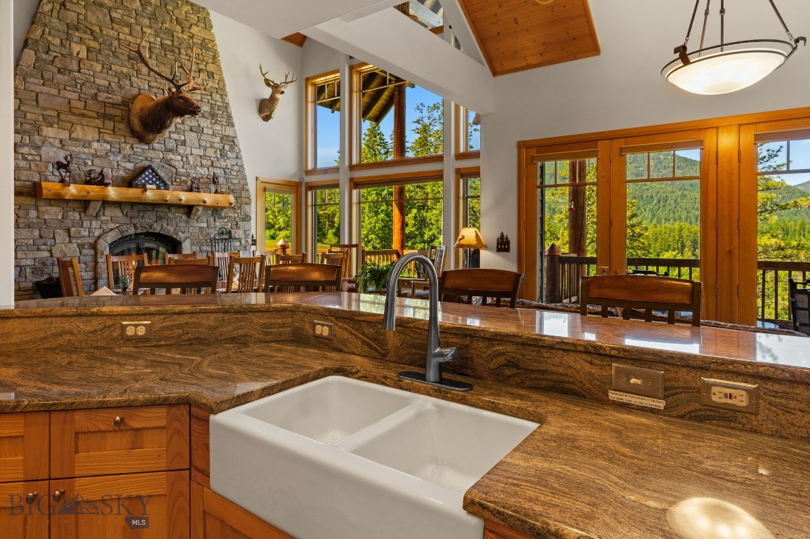 135 Squire Lane South