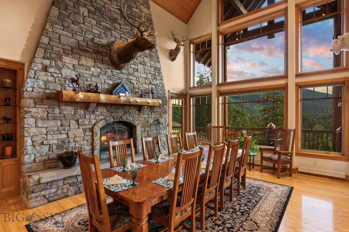 135 Squire Lane South