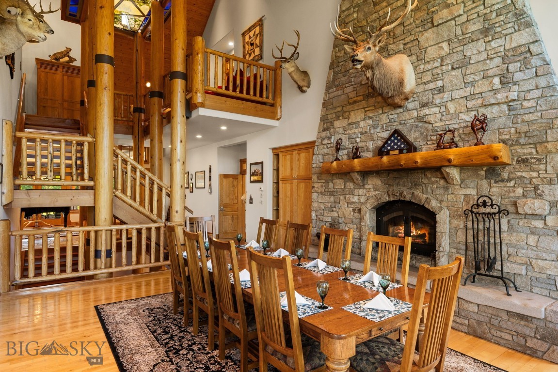 135 Squire Lane South