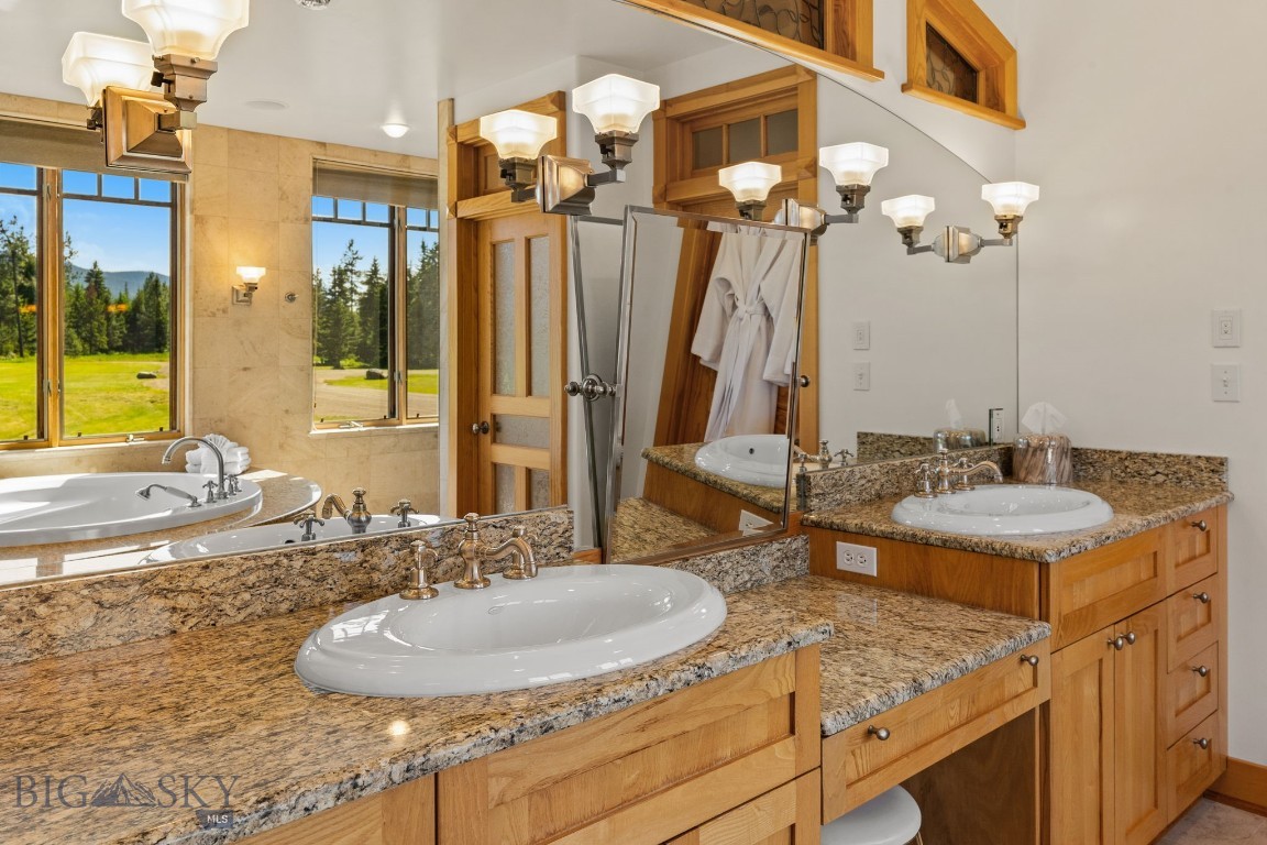 135 Squire Lane South