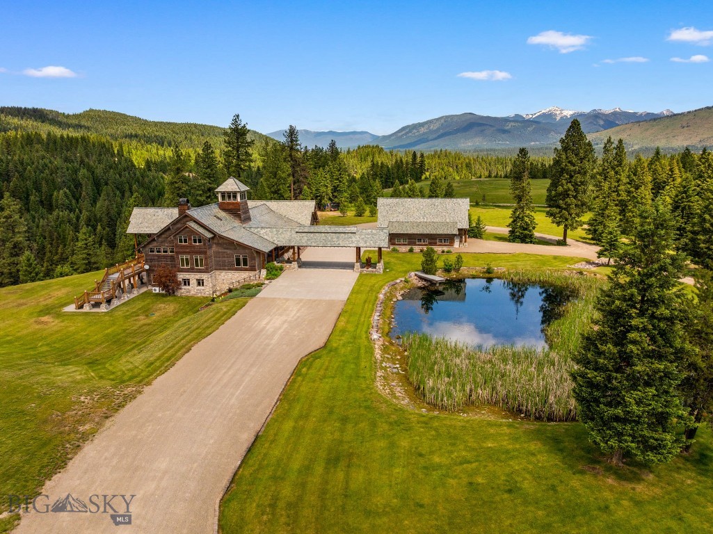 135 Squire Lane South