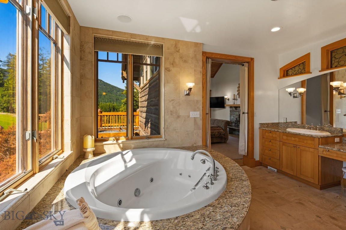 135 Squire Lane South