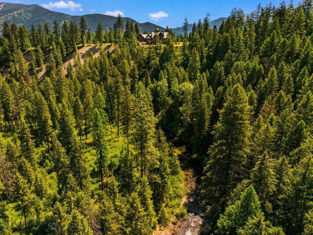 135 Squire Lane South