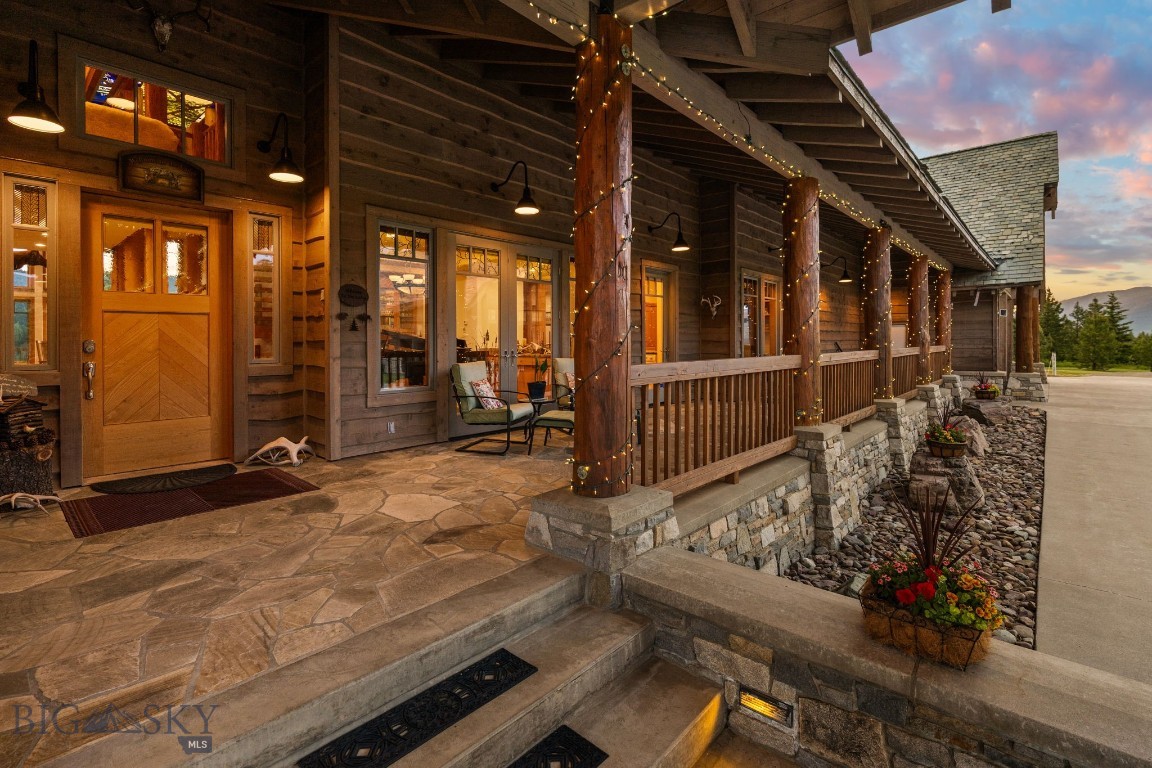 135 Squire Lane South