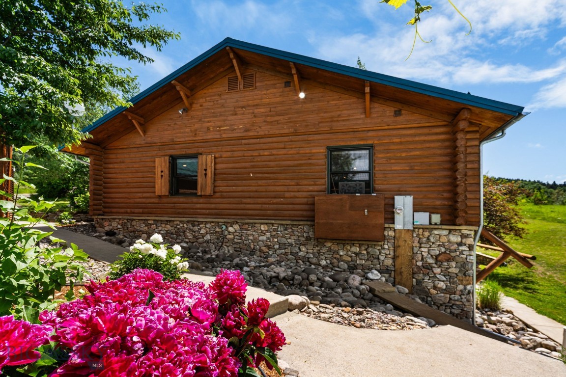 8965 Sandy Creek Lane