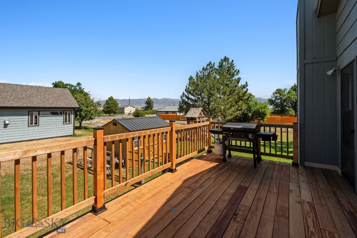 6045 Saddle Peak Way