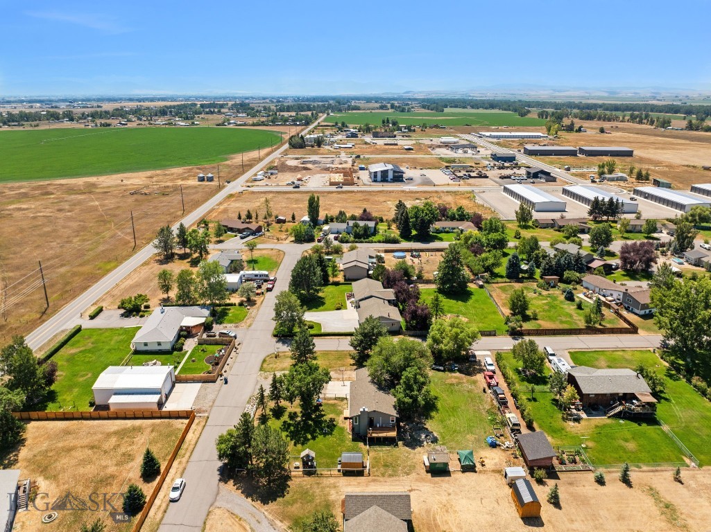 6045 Saddle Peak Way