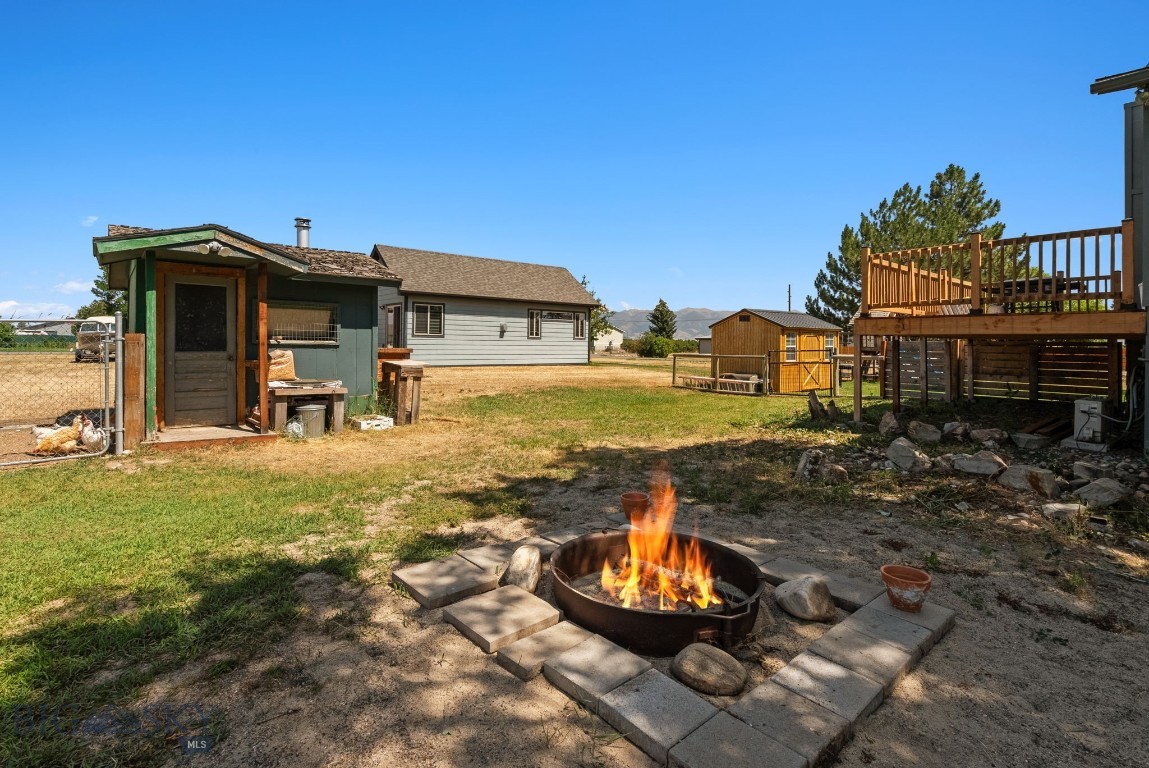 6045 Saddle Peak Way