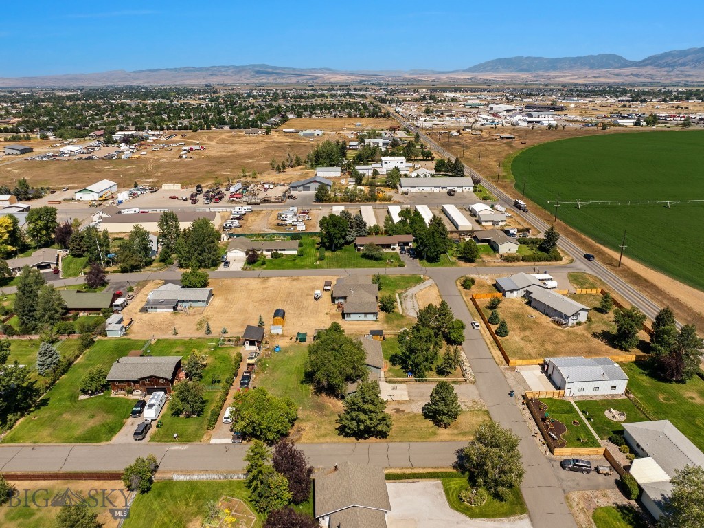 6045 Saddle Peak Way