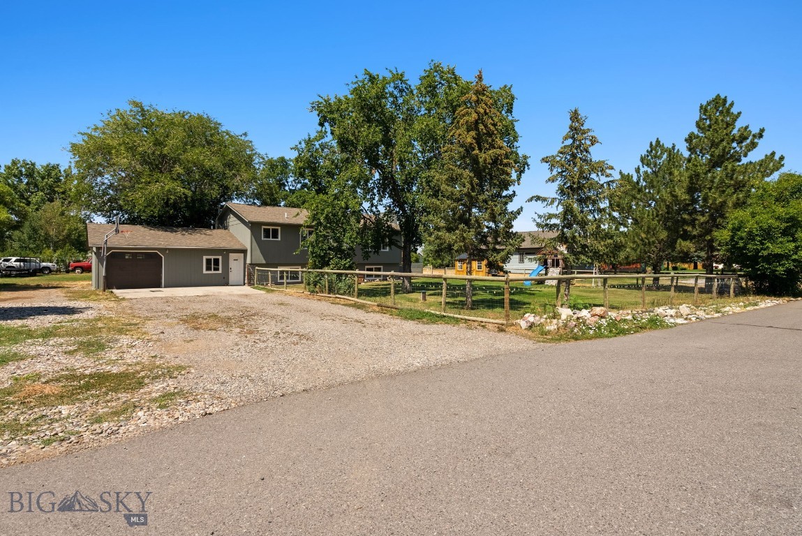 6045 Saddle Peak Way