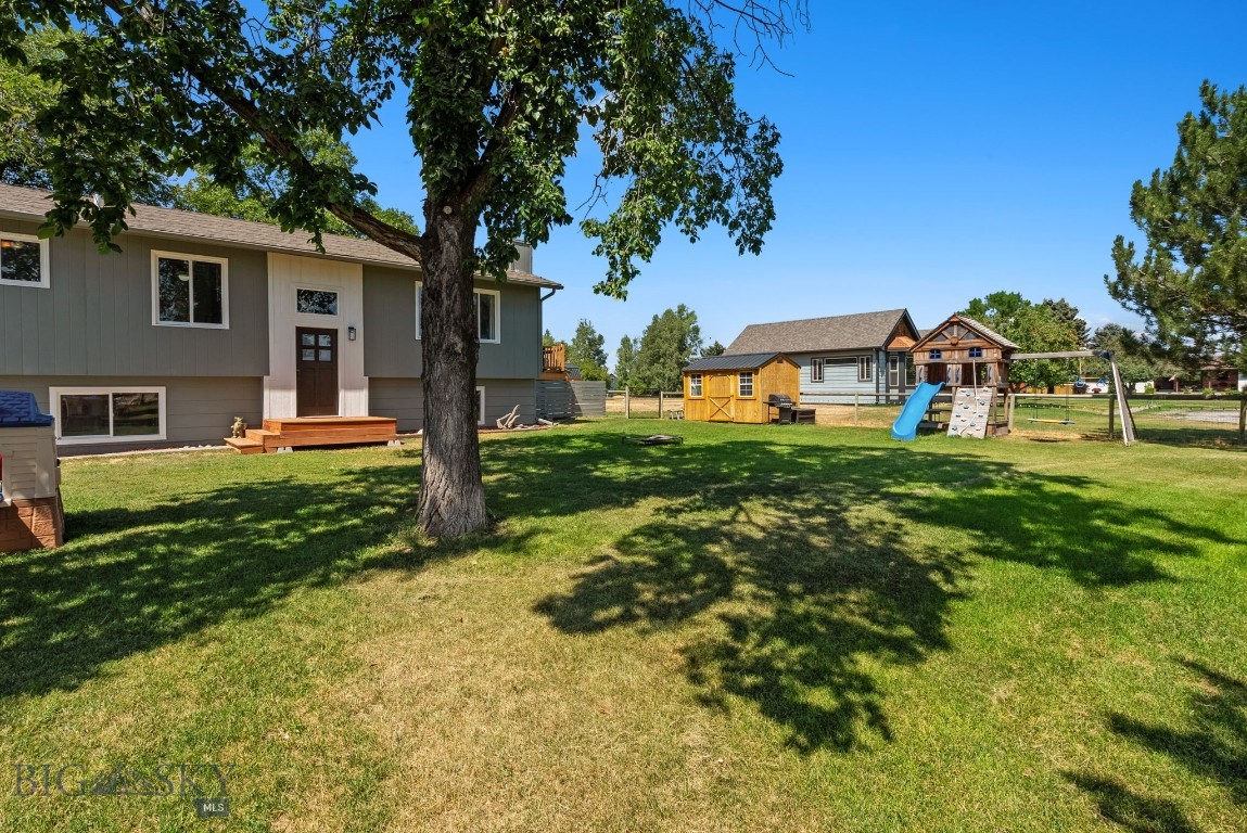 6045 Saddle Peak Way