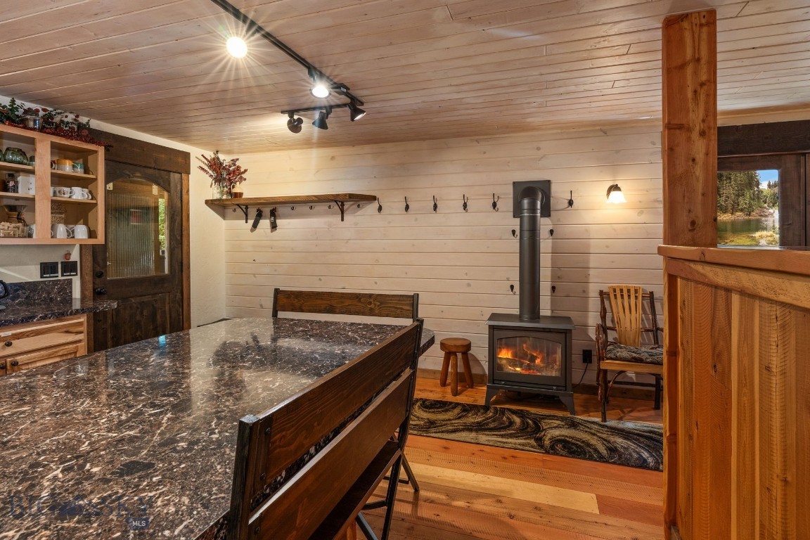 708 US Highway 212 W