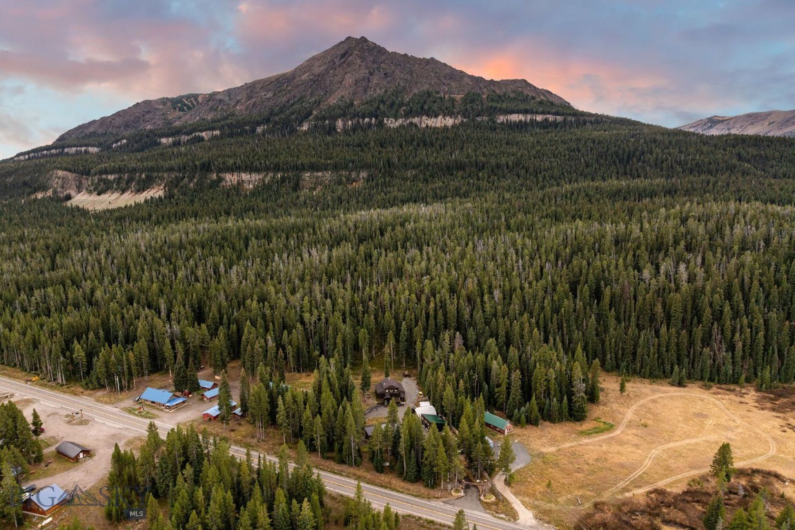 708 US Highway 212 W