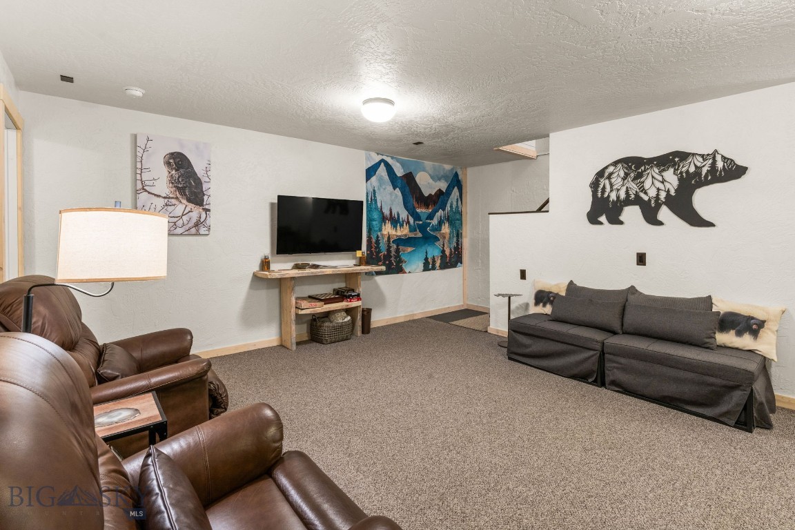 708 US Highway 212 W