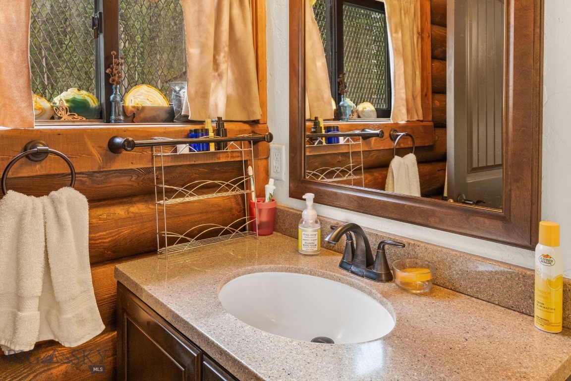 708 US Highway 212 W