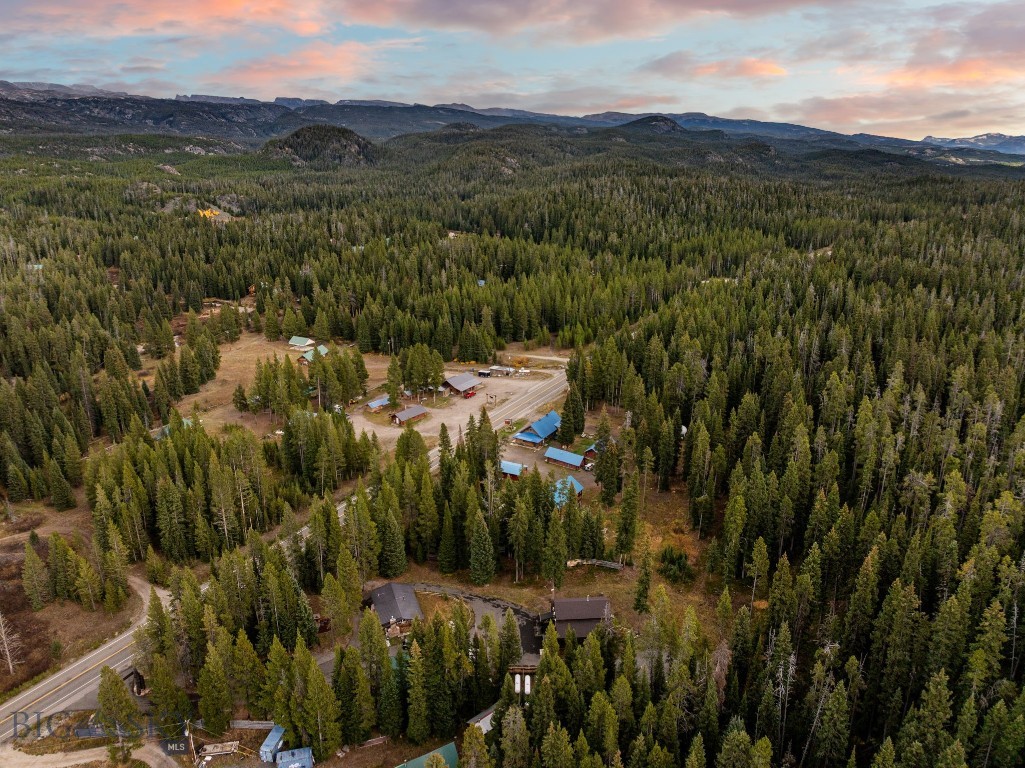 708 US Highway 212 W