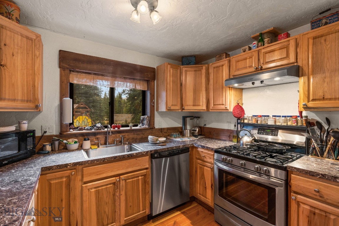 708 US Highway 212 W