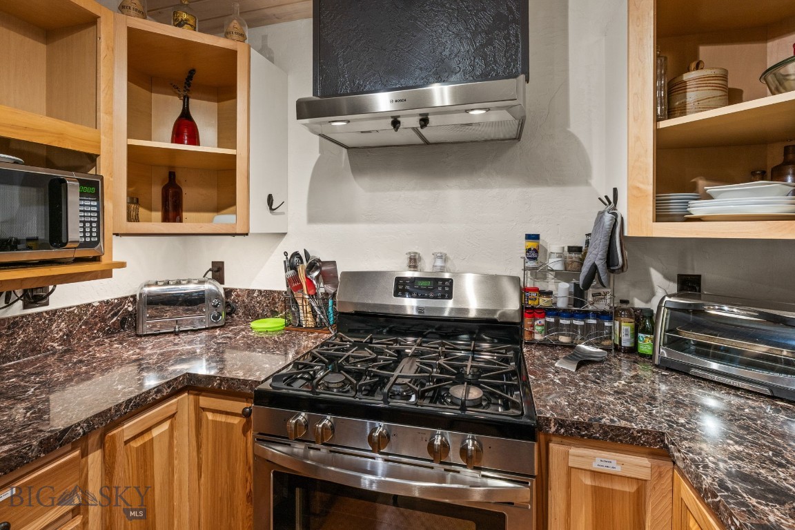 708 US Highway 212 W