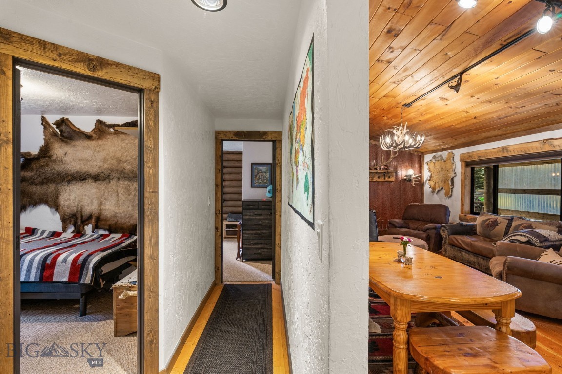 708 US Highway 212 W