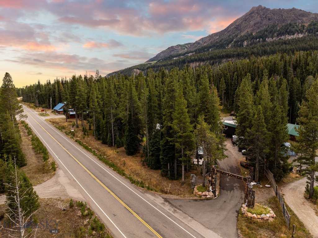 708 US Highway 212 W