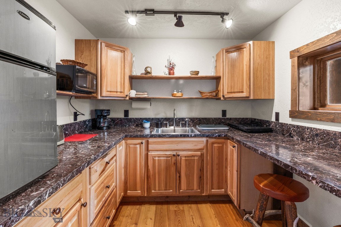 708 US Highway 212 W