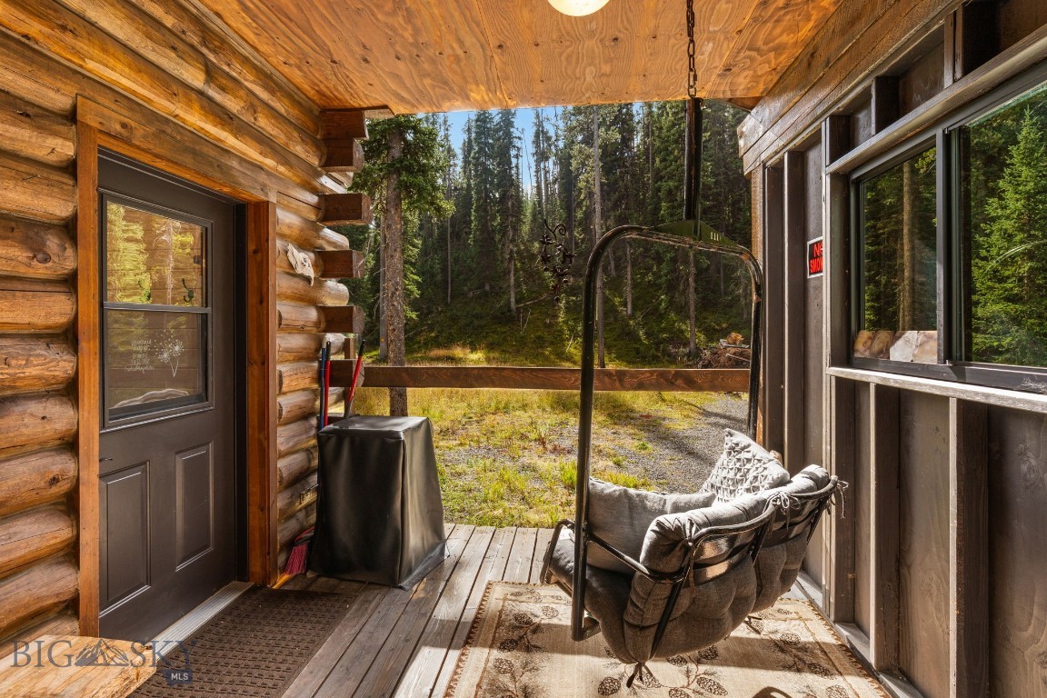 708 US Highway 212 W