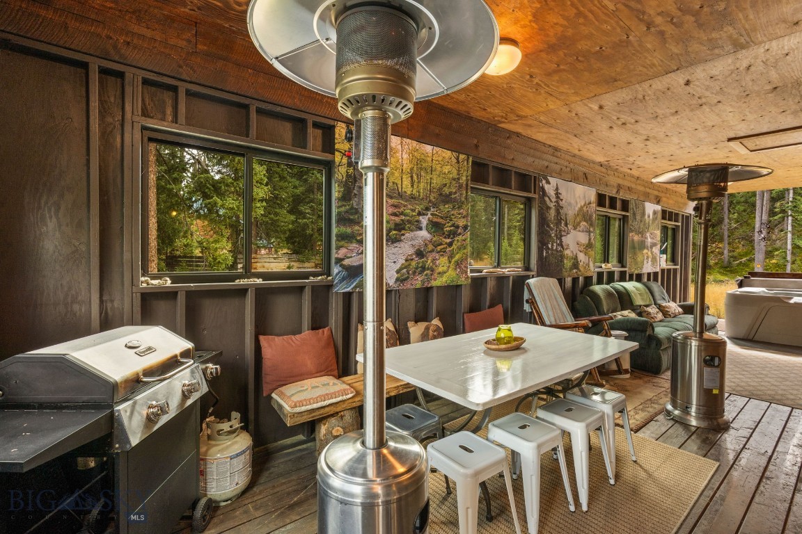 708 US Highway 212 W