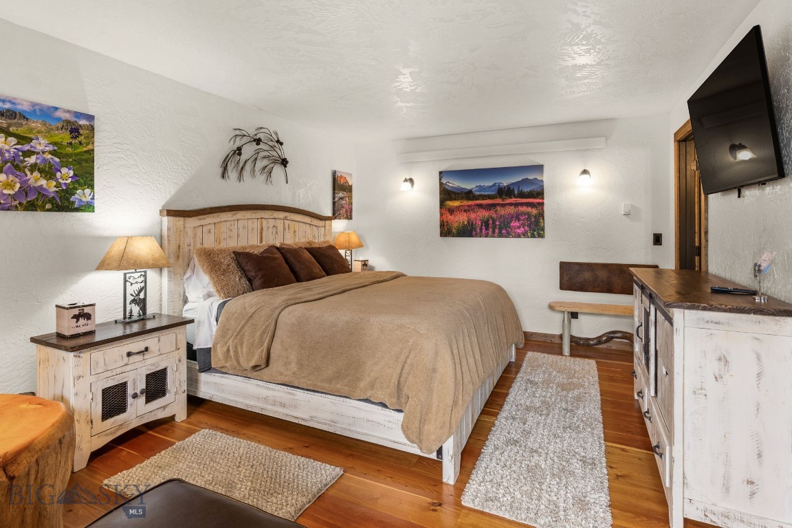 708 US Highway 212 W