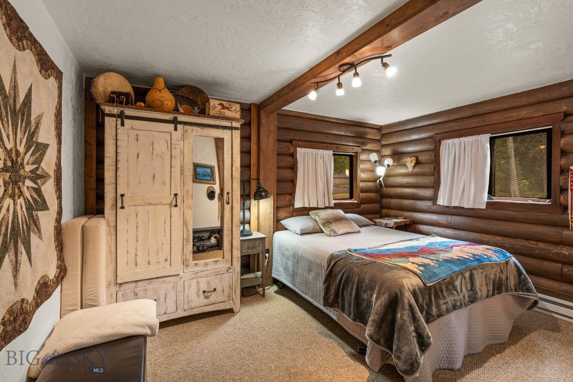 708 US Highway 212 W