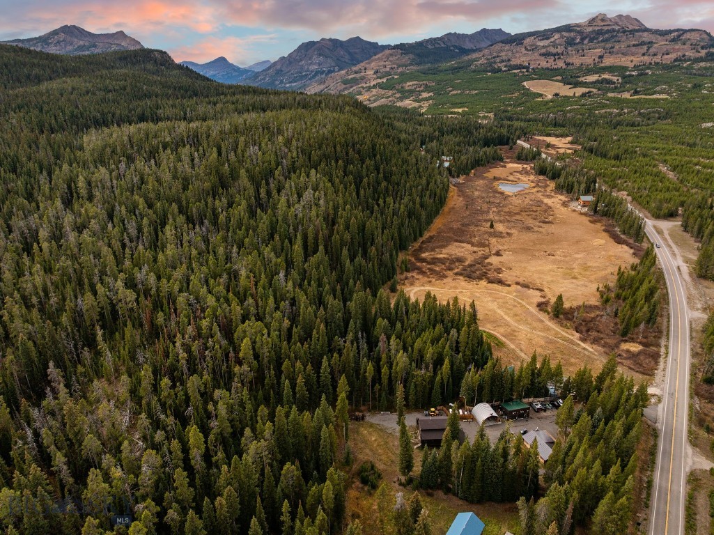 708 US Highway 212 W