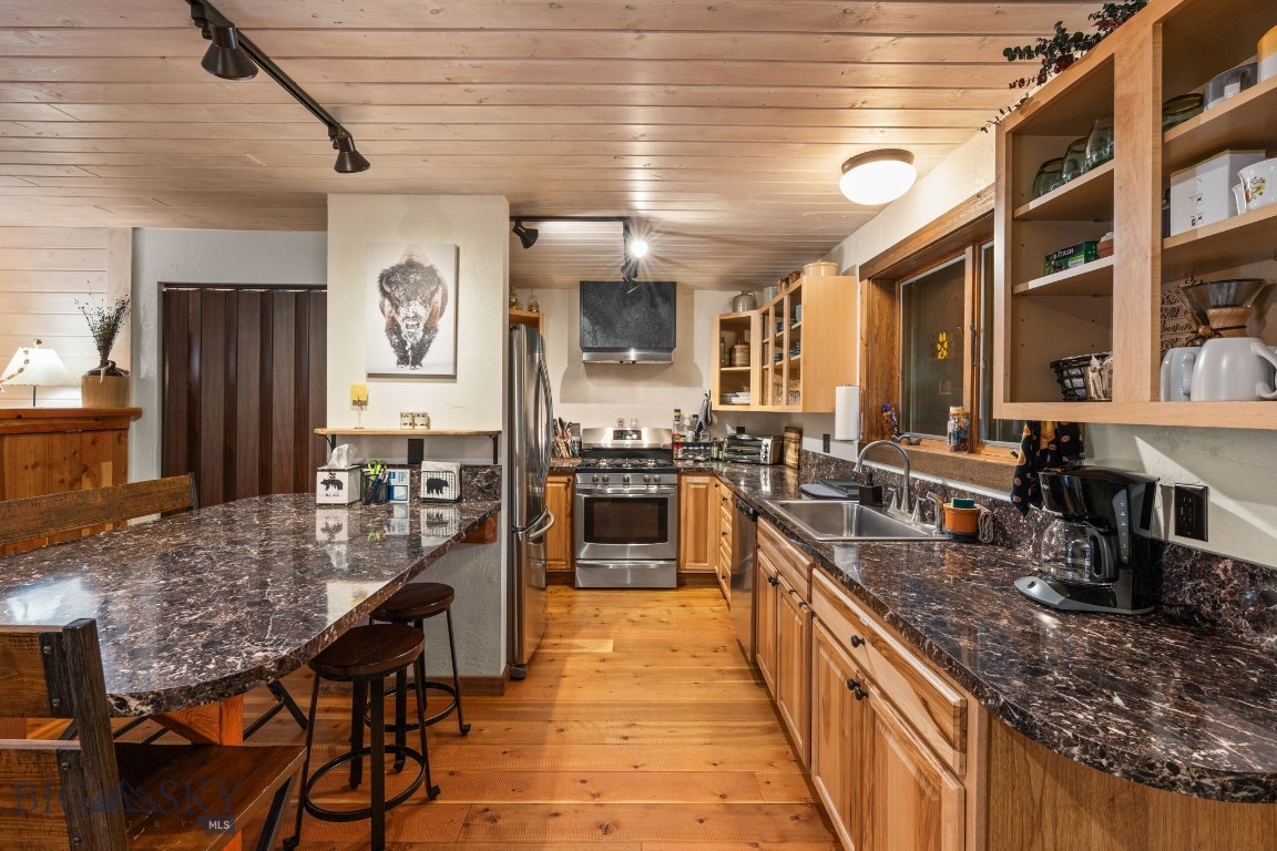 708 US Highway 212 W