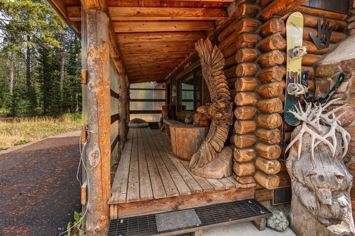 708 US Highway 212 W