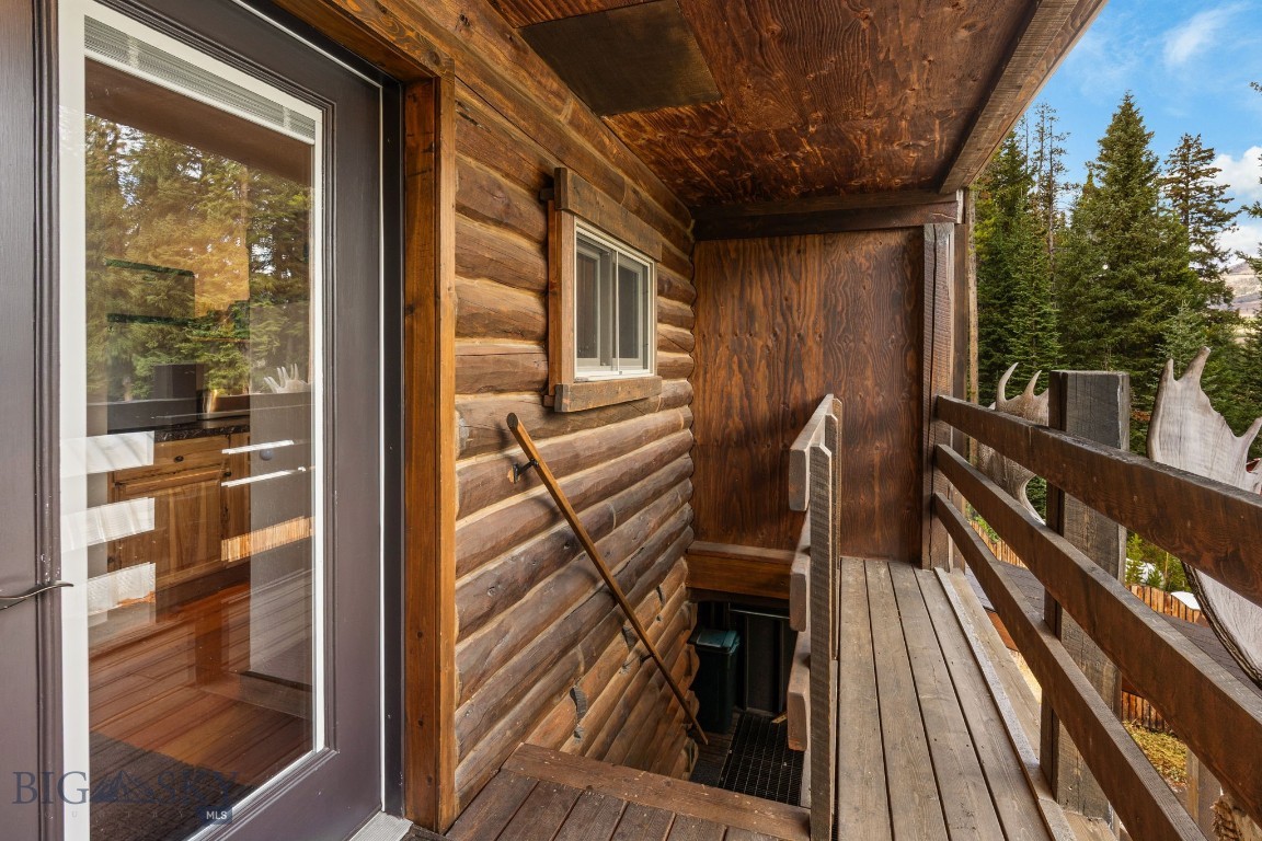 708 US Highway 212 W