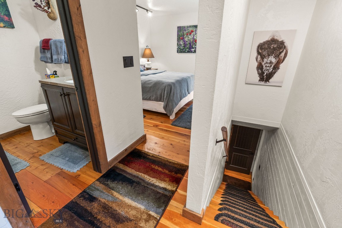 708 US Highway 212 W