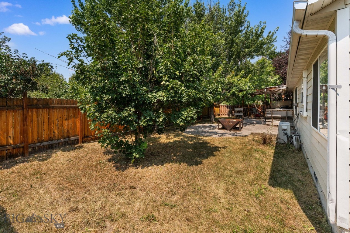 221 Virginia Way