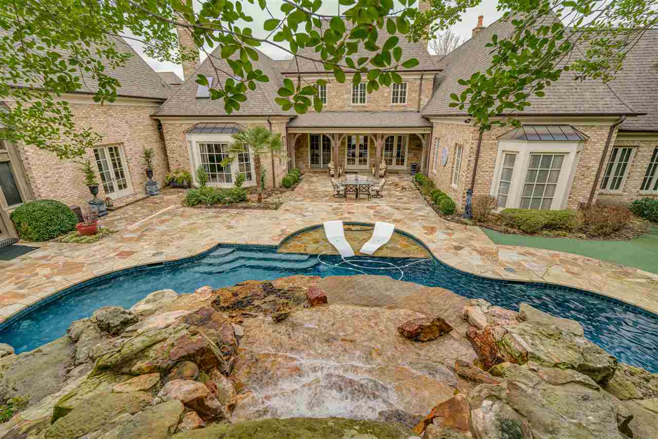 6005 WILD OAKS DR