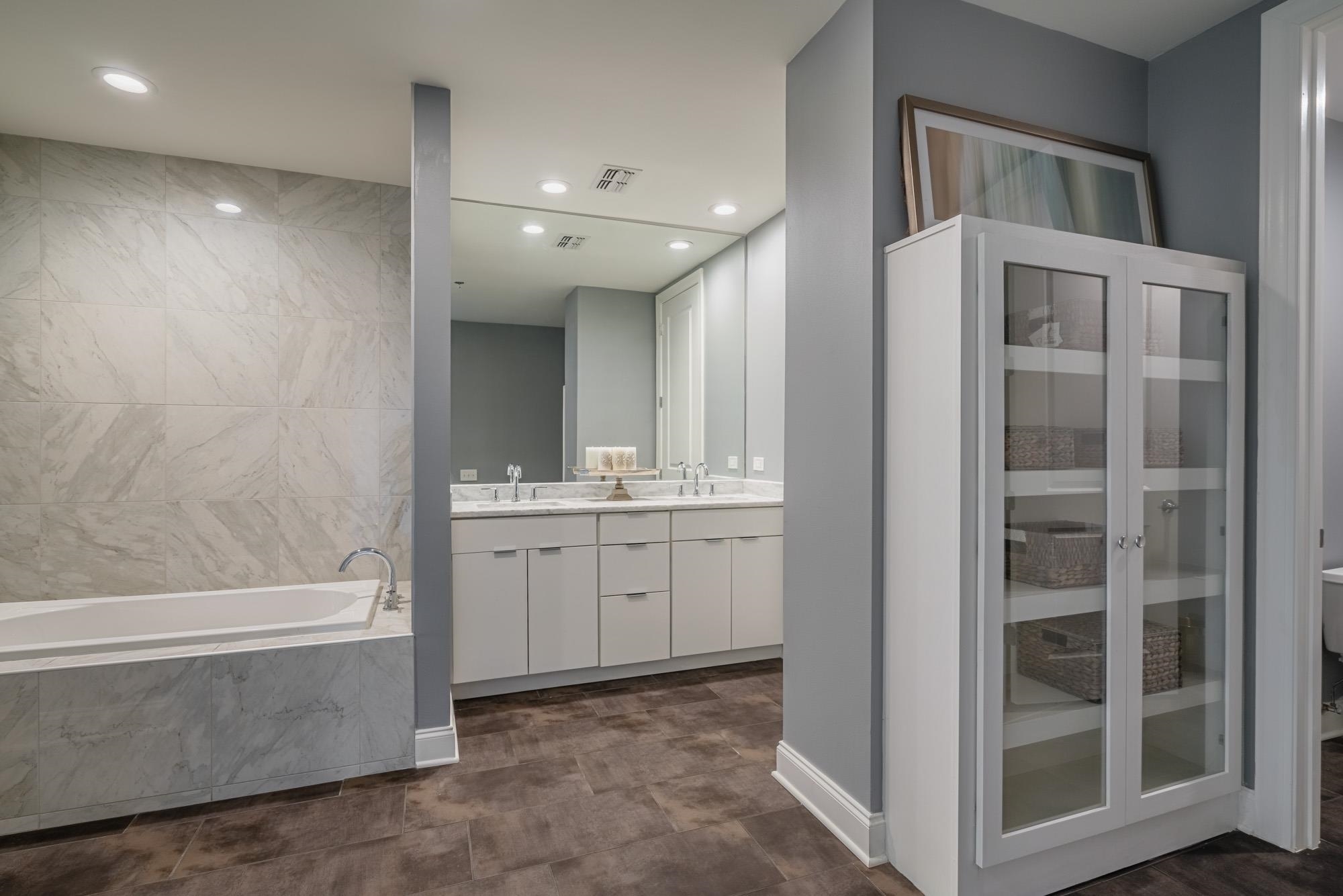 717 RIVERSIDE DR Unit 1409