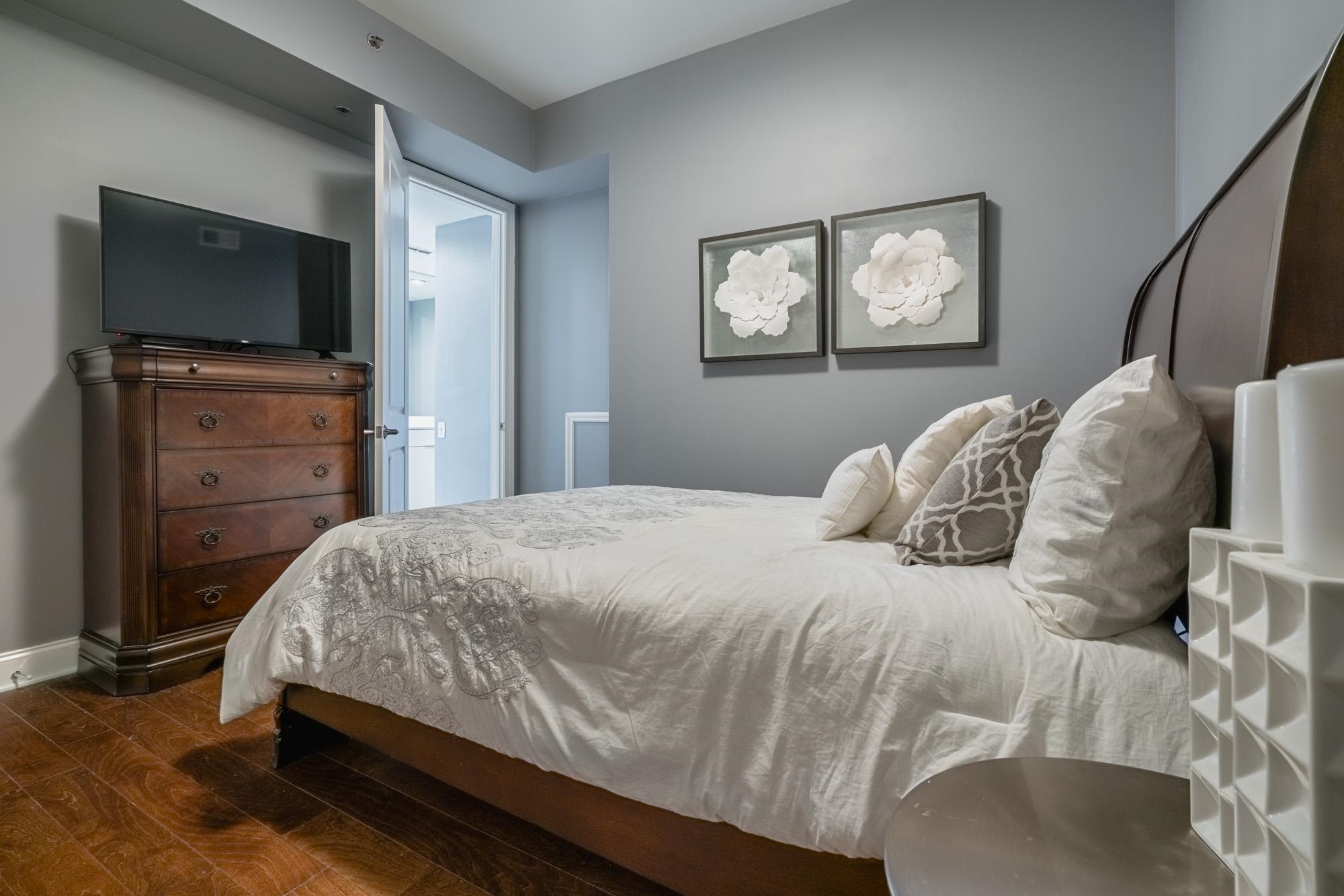 717 RIVERSIDE DR Unit 1409