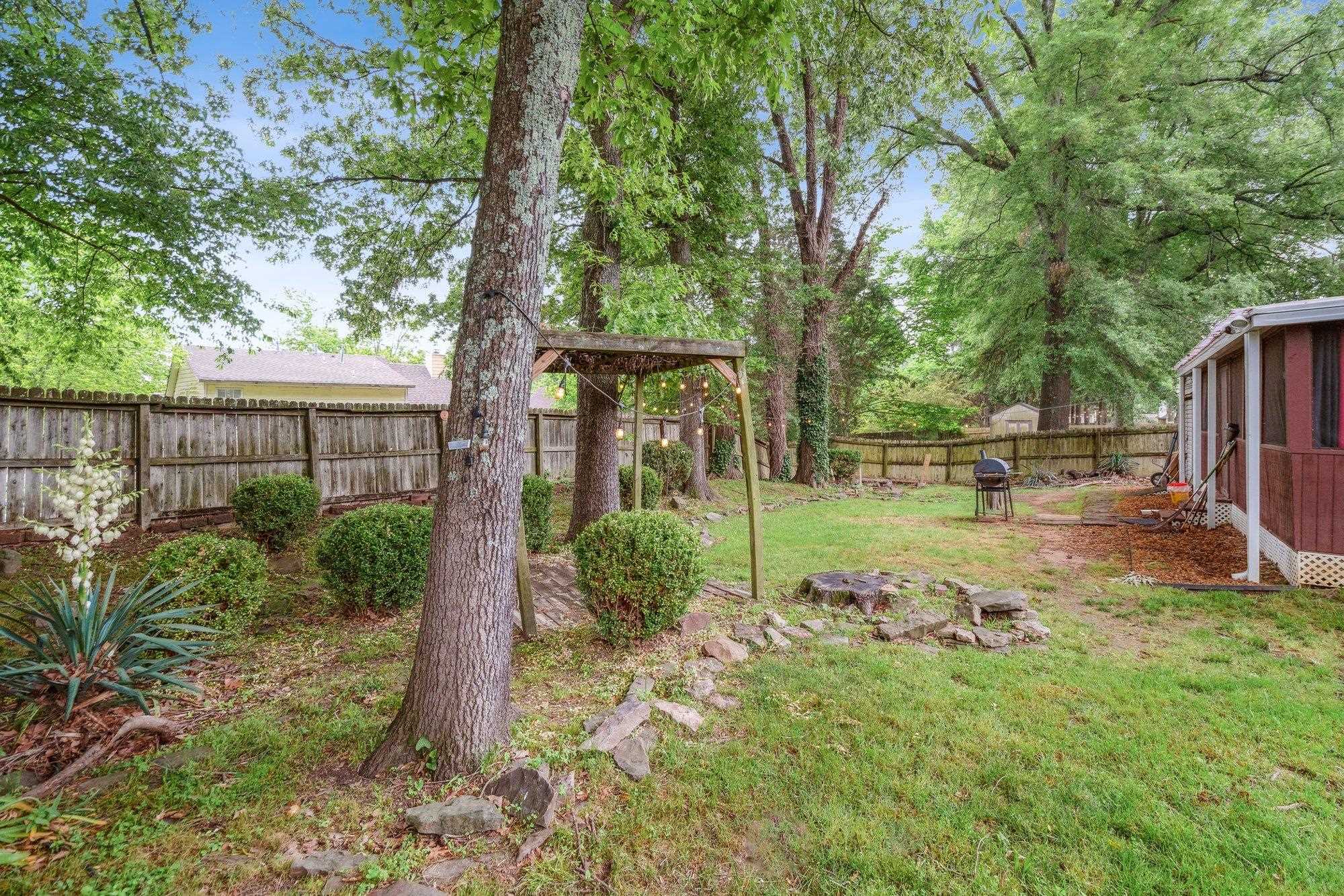 6184 CHEROKEE DR
