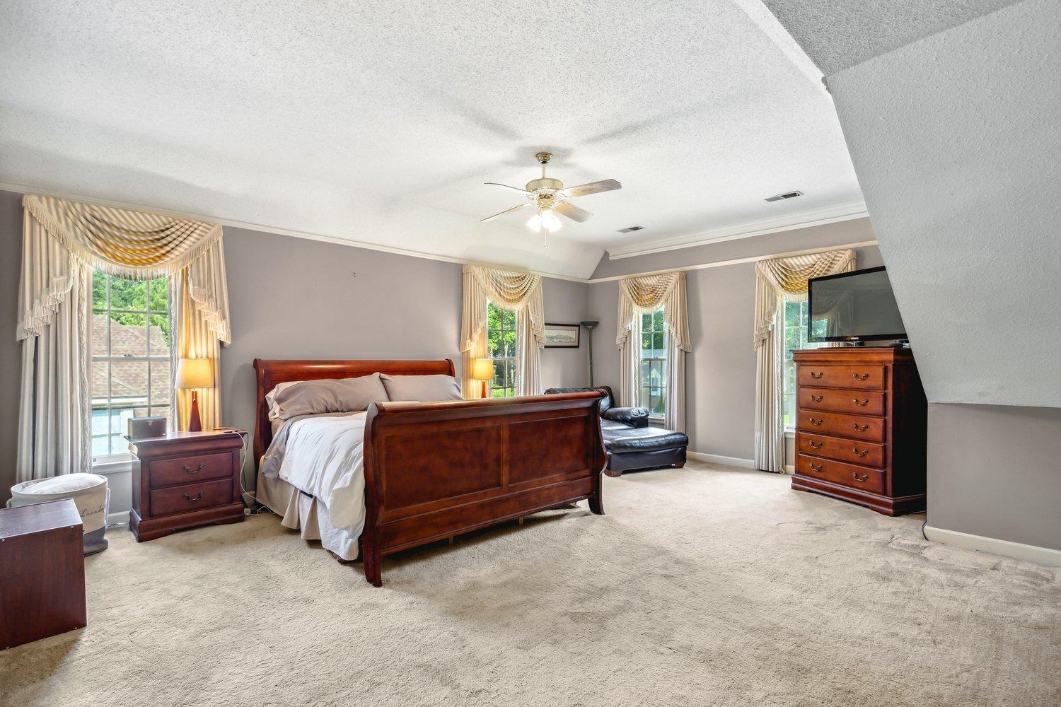 7439 PYRON OAKS CV