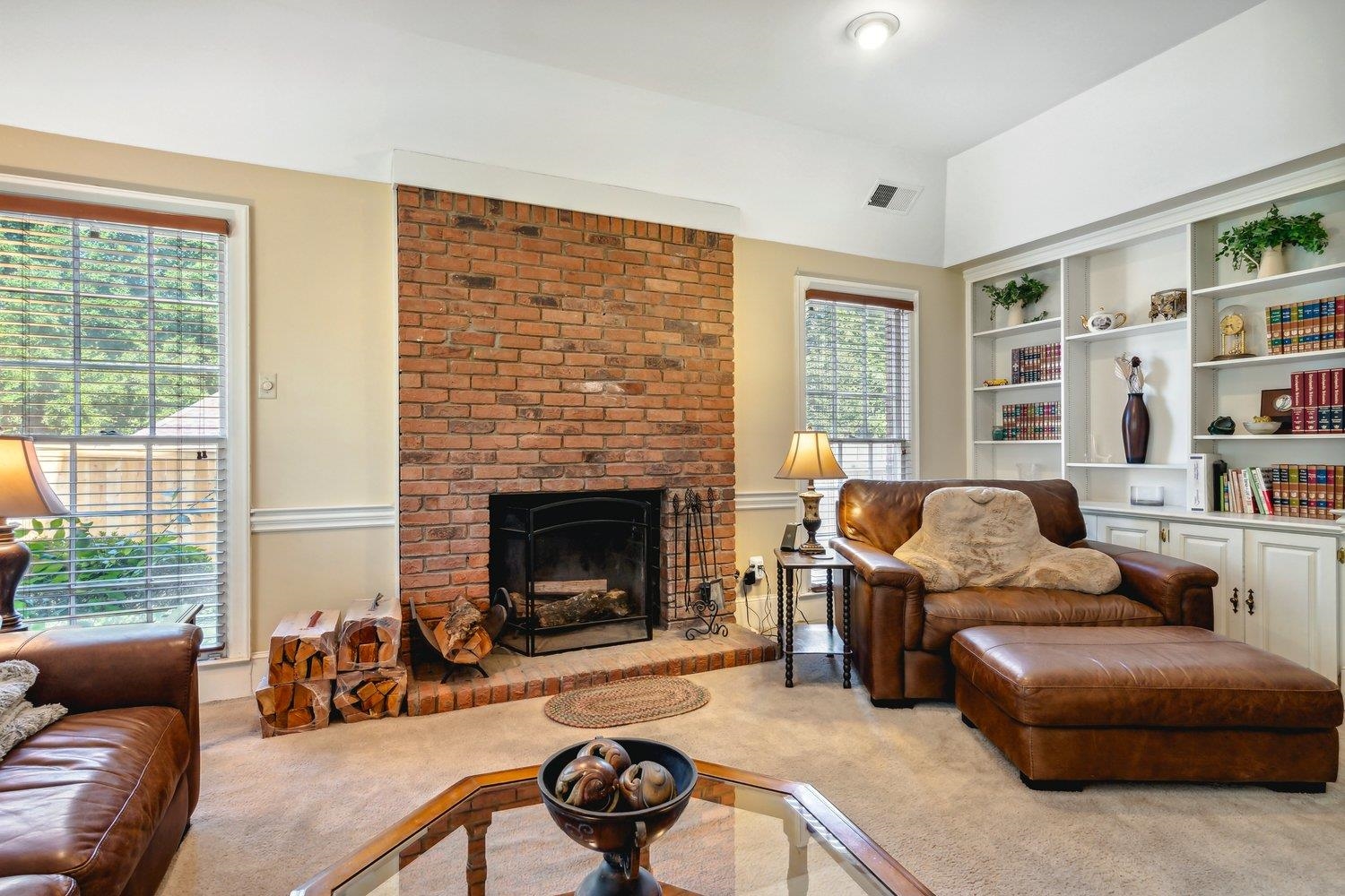 7439 PYRON OAKS CV