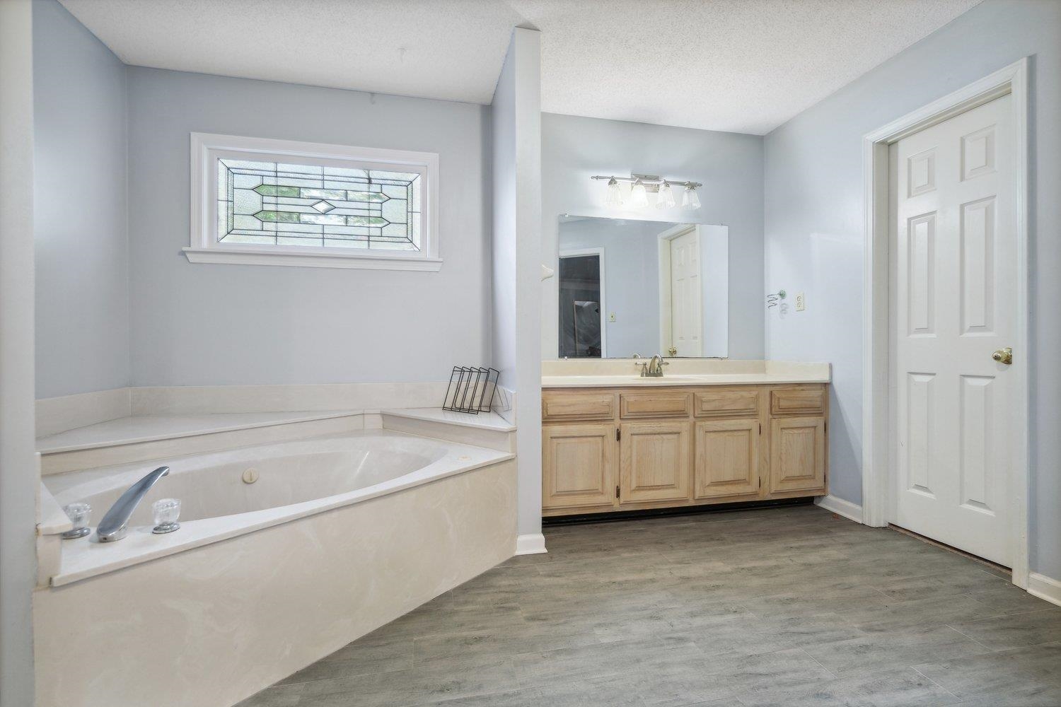 8754 WOOD MILLS CV W