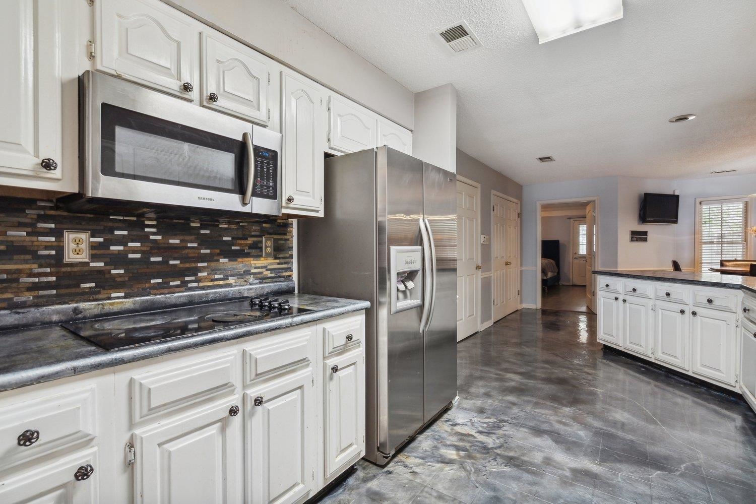 8754 WOOD MILLS CV W
