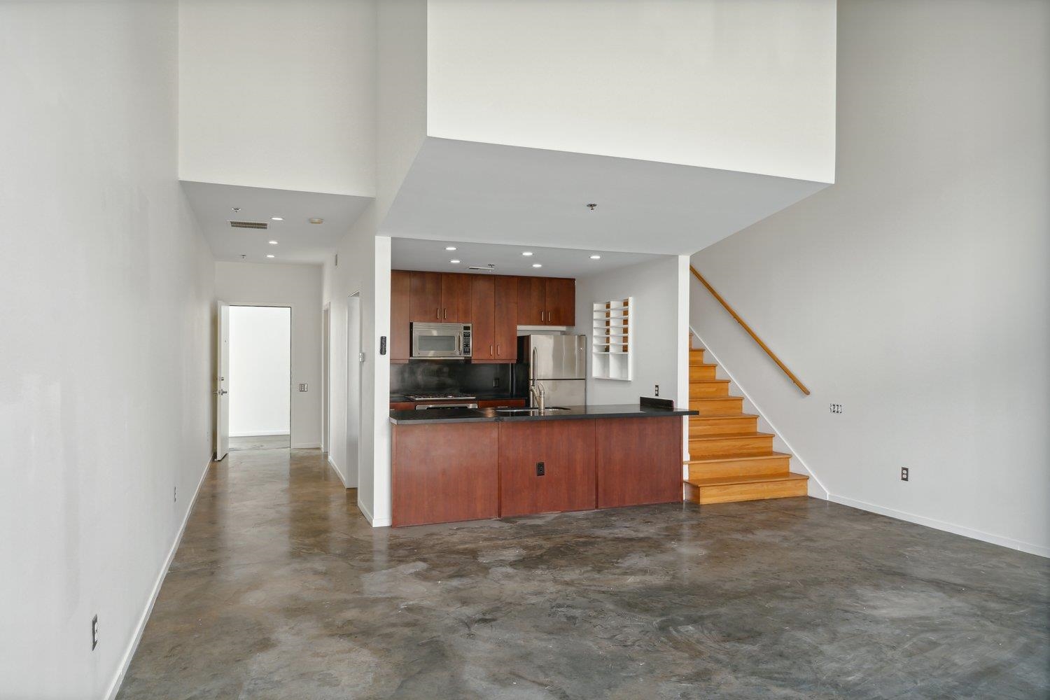 415 S FRONT ST Unit: 103