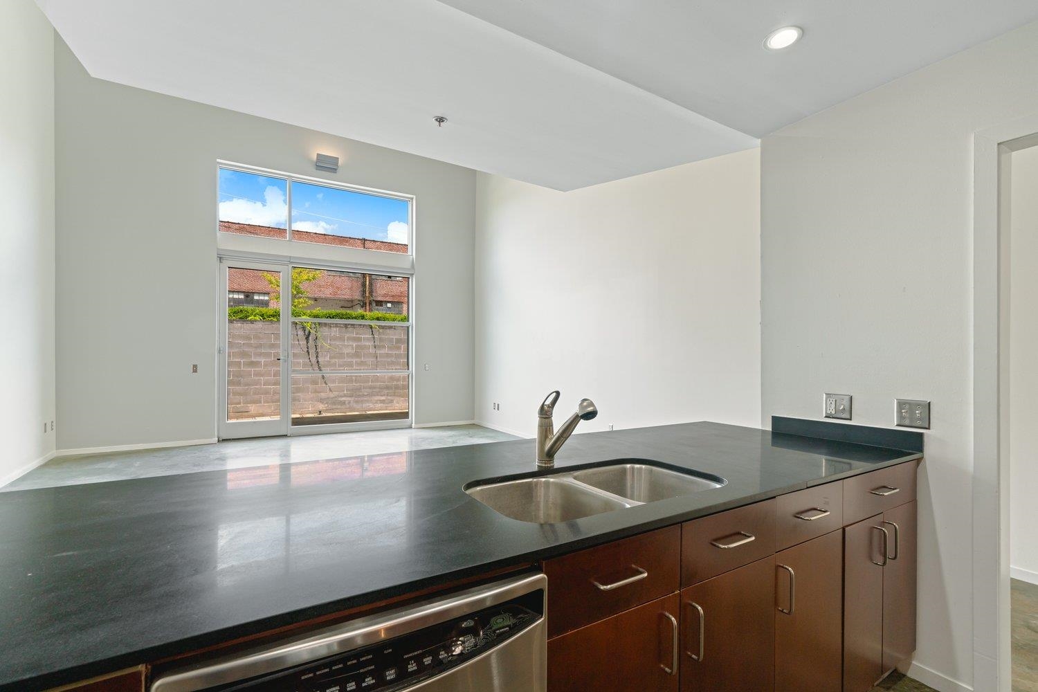 415 S FRONT ST Unit: 103