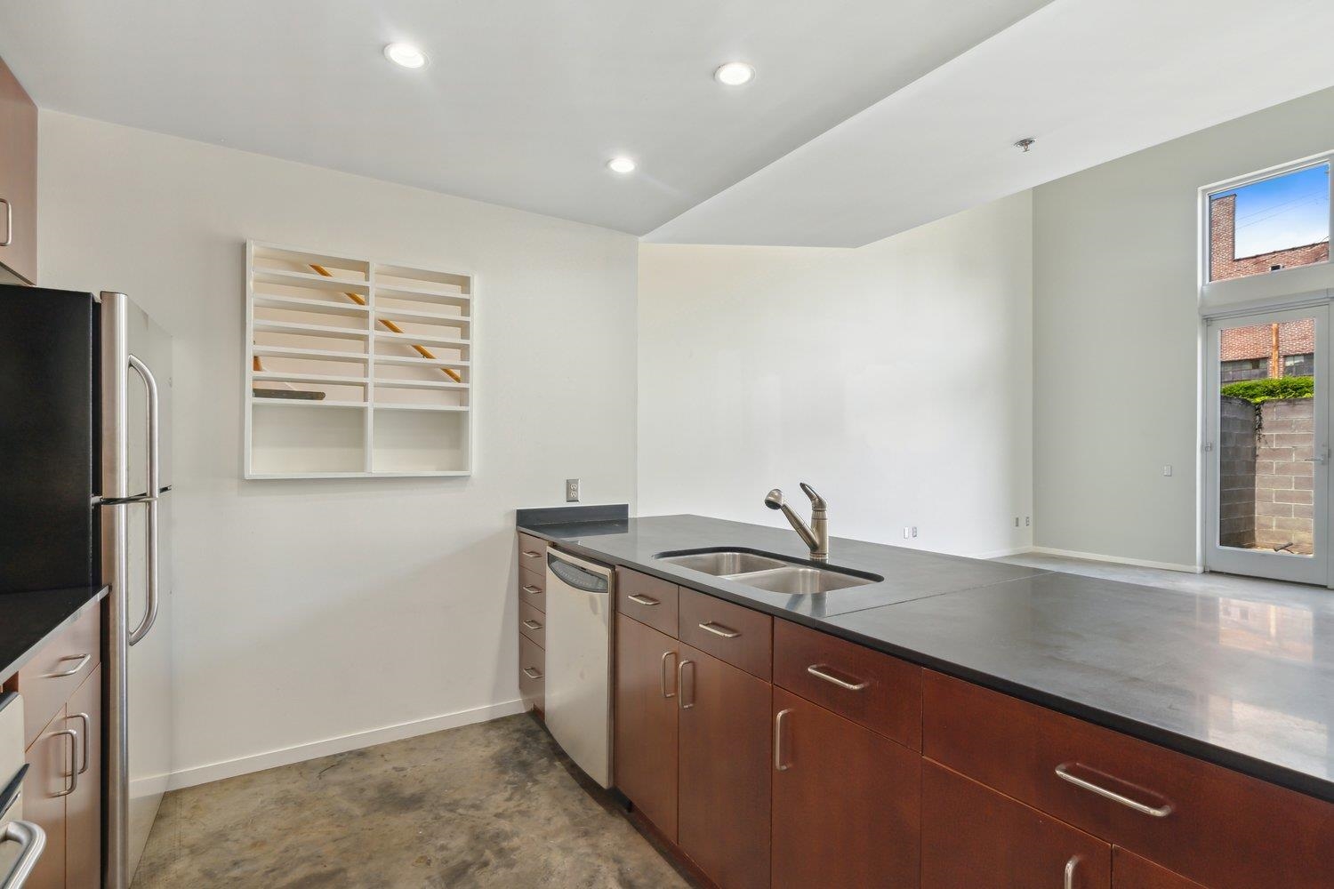415 S FRONT ST Unit: 103