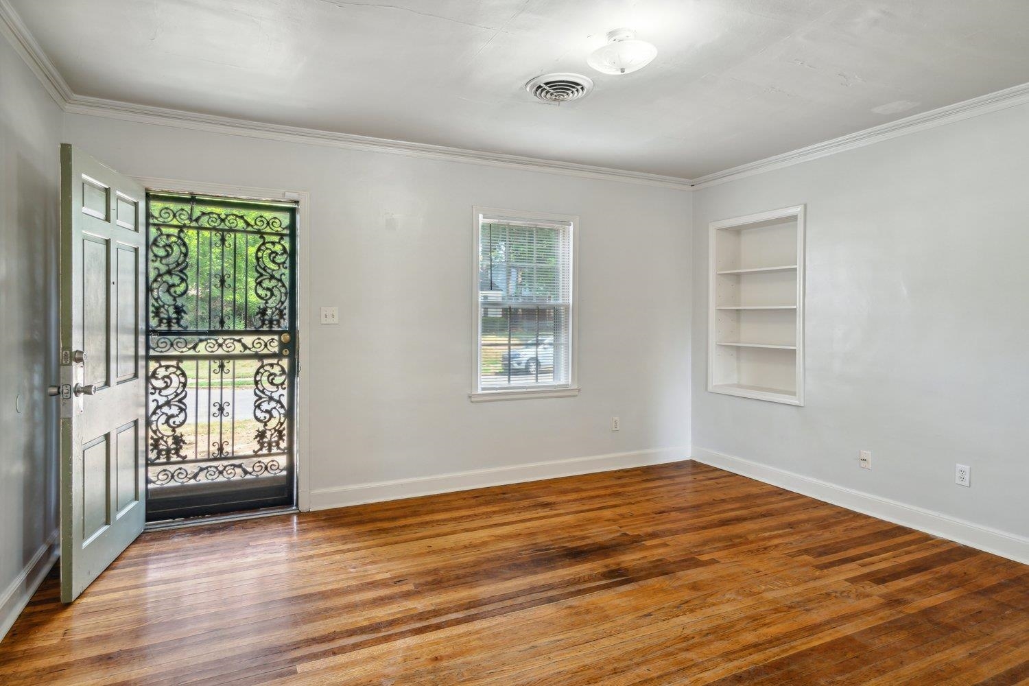 3827 VERNON AVE